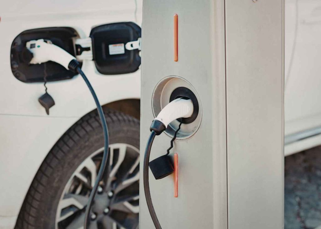 5 Reasons to Get High Voltage Level 2 Certification in the EV Industry